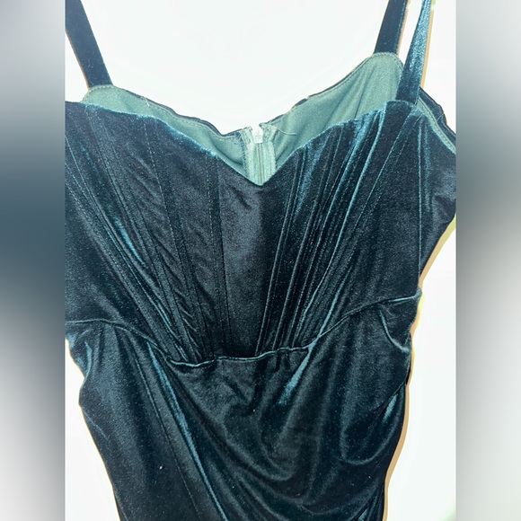 …. - Picture 2 of 4